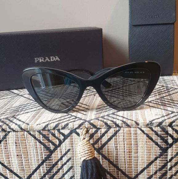 Prada PR13YS - Picture 1 of 9